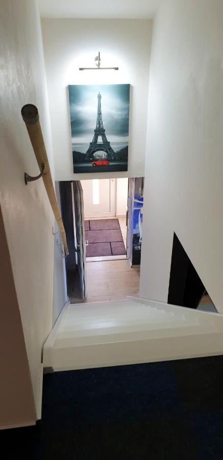 2 Bedrooms House With Enclosed Garden And Wifi At Slezska Ostrava Eksteriør bilde