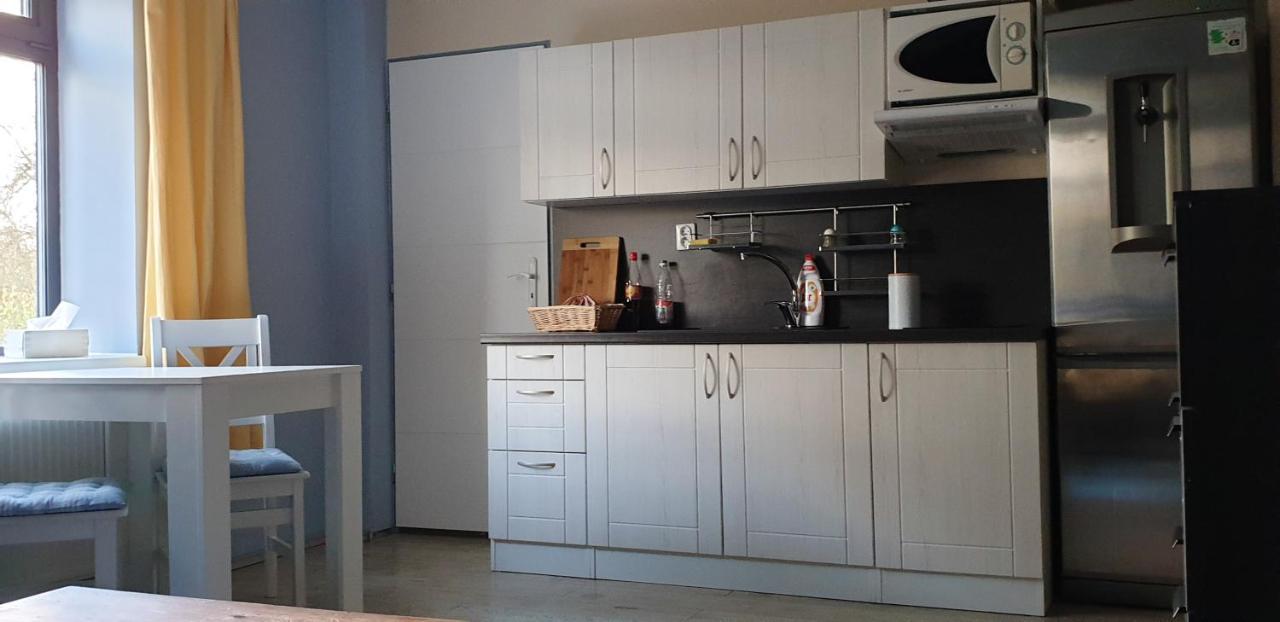 2 Bedrooms House With Enclosed Garden And Wifi At Slezska Ostrava Eksteriør bilde
