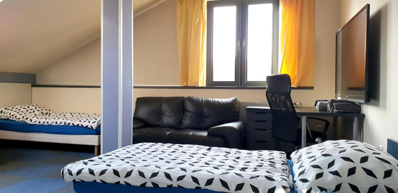 2 Bedrooms House With Enclosed Garden And Wifi At Slezska Ostrava Eksteriør bilde